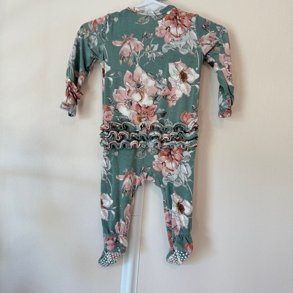 Angel Dear Woodrose Floral Two-Way Ruffle Zipper Footie - Picture 8 of 11